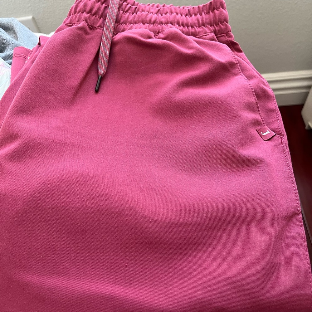 Jaanuu Women's M/P Scrub Pants and Top - Picture 11 of 11